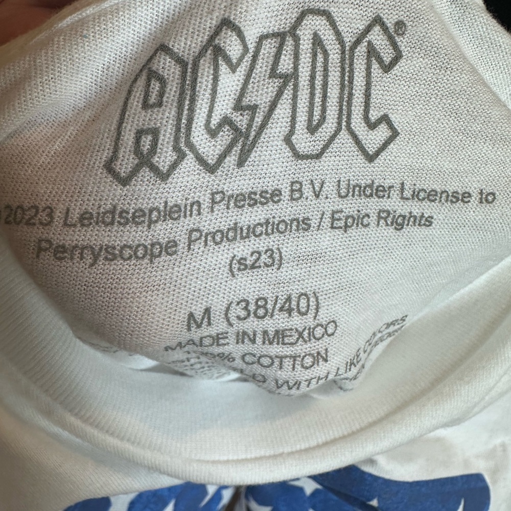AC/DC American Flag White Graphic Tshirt- Medium - Picture 3 of 3